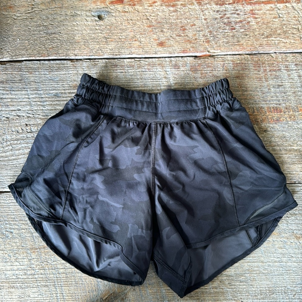 4” black camo hotty hot shorts